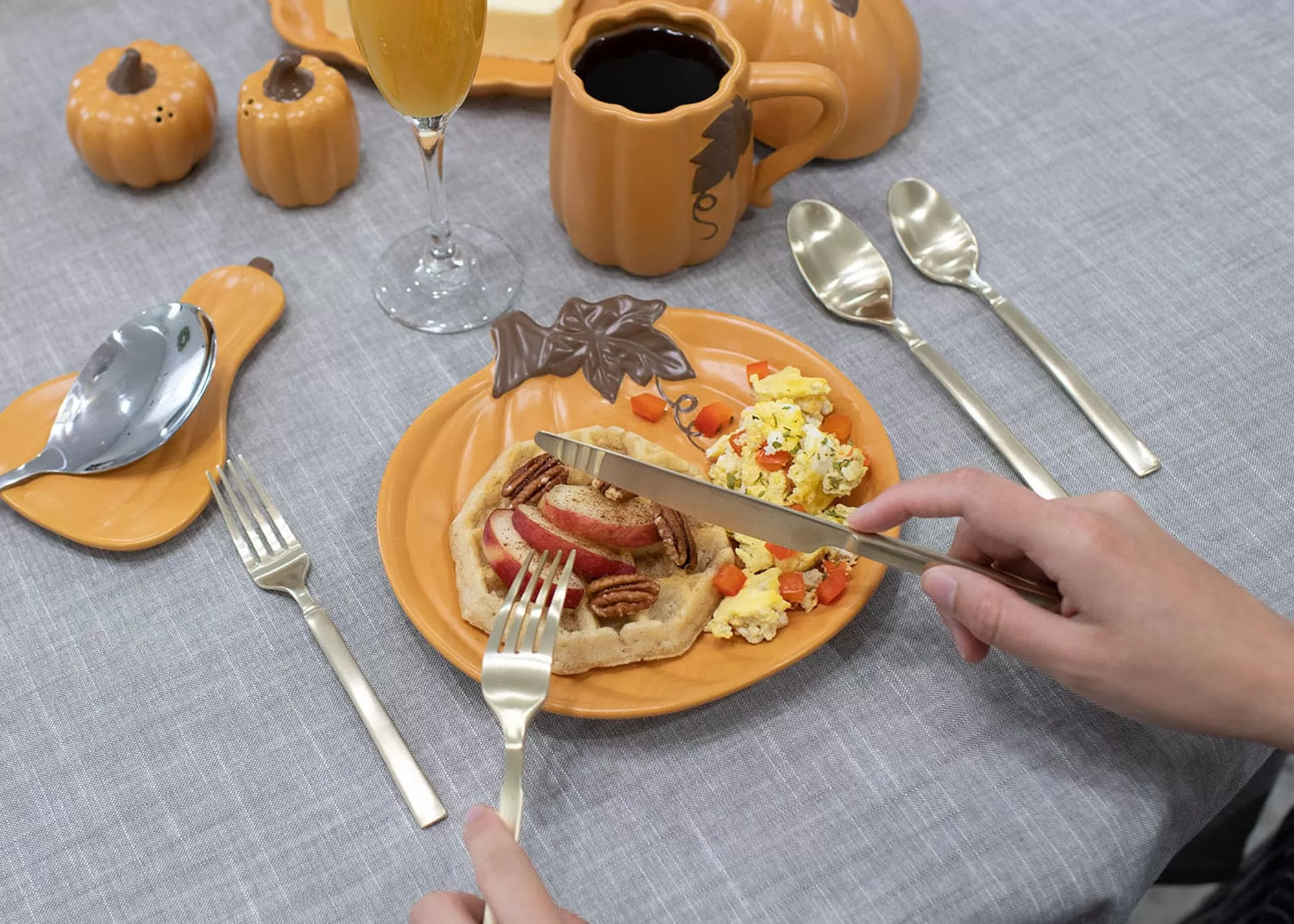 Pumpkin Shaped 8 x 8 Inch Ceramic Small Dining Plates