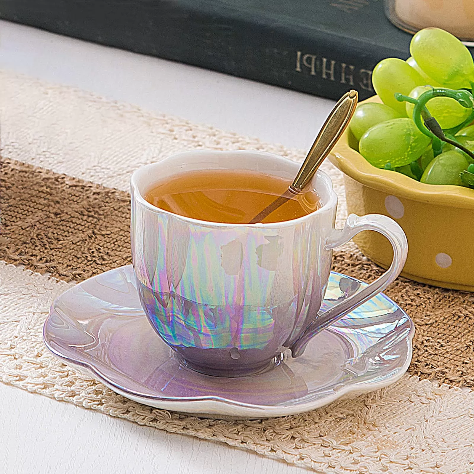 High-quality tea cups and saucers set China